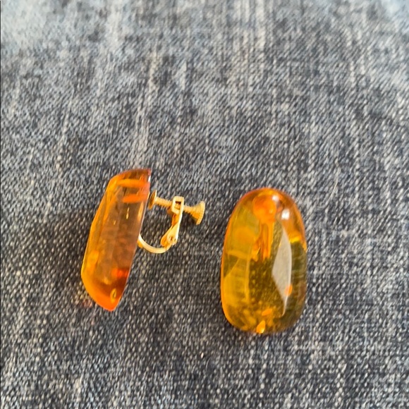 Jewelry - Vintage amber color press on earrings